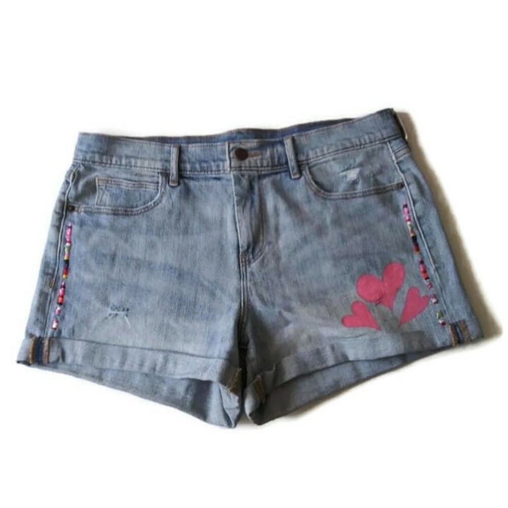 Custom Upcycled Pink Hearts Medium Wash Cuffed Boyfriend Jean Shorts Sz 8